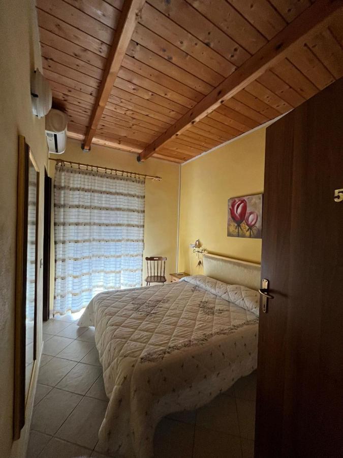 Agriturismo La Cantina Baratili San Pietro Eksteriør billede